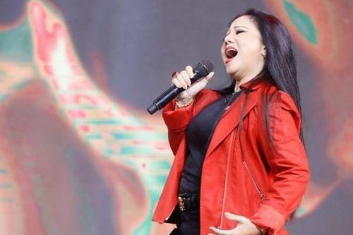 'Nữ hoàng nhạc rock' hé lộ cát-xê 'khủng' mua vàng tích trữ, U60 vẫn thi 'chị đẹp'