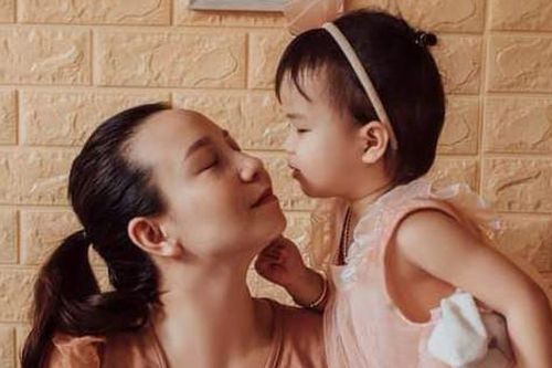 Niềm hạnh phúc vỡ òa của cô giáo tiểu học sau hành trình dài 'tìm con'