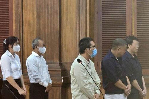 Tuyên án nhóm bị cáo liên quan đến Trịnh Tiến Dũng cho vay lãi nặng hơn 180%/năm