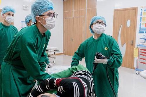 PGS.TS.BS Nguyễn Thị Vân Hồng - chuyên gia mát tay, chữa trị thành công hàng ngàn ca bệnh
