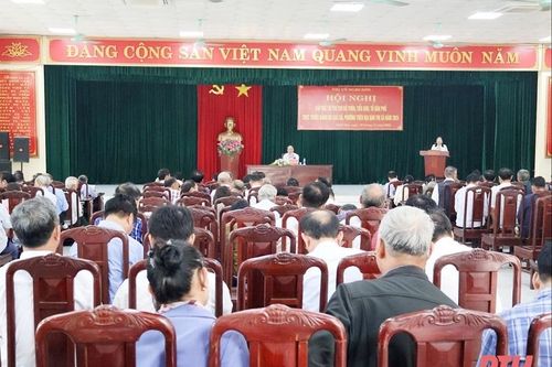 Thị ủy Nghi Sơn gặp mặt bí thư chi bộ thôn, tiểu khu, tổ dân phố