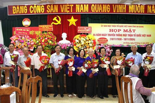 UBMTTQVN tỉnh An Giang họp mặt kỷ niệm 94 năm Ngày truyền thống MTTQVN (18/11)
