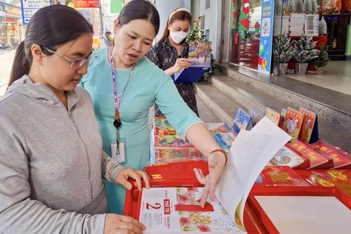 Thị trường lịch Tết chưa sôi động