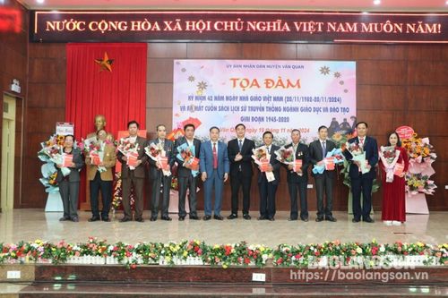 Văn Quan: Tọa đàm kỷ niệm 42 năm ngày Nhà giáo Việt Nam và ra mắt cuốn sách Lịch sử truyền thống ngành giáo dục và đào tạo huyện