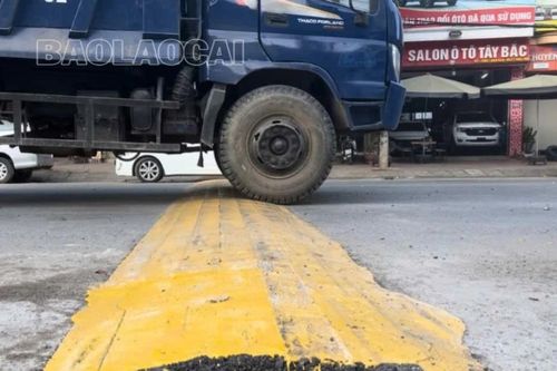 Xung quanh những gồ giảm tốc trên địa bàn thành phố Lào Cai