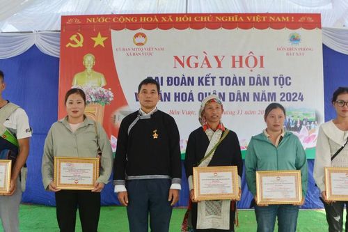 San Lùng đoàn kết xây dựng nếp sống văn hóa