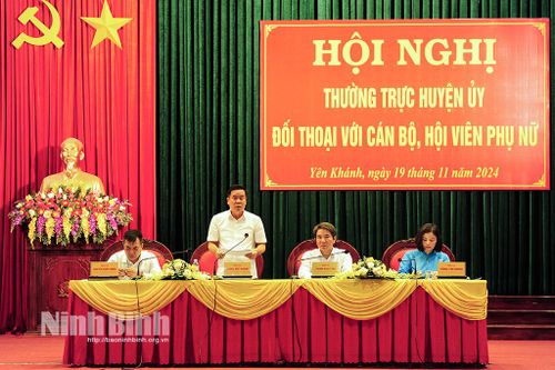 Thường trực Huyện ủy Yên Khánh đối thoại với cán bộ, hội viên phụ nữ