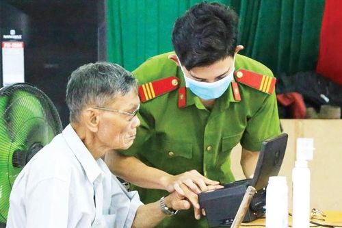 Lúc dân cần, lúc dân khó, có công an