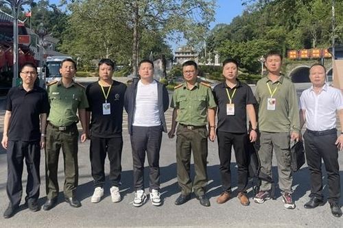 Lực lượng quản lý xuất nhập cảnh bắt giữ hai đối tượng truy nã người nước ngoài