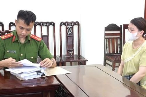 Khởi tố đối tượng lừa đảo chiếm đoạt tài sản dưới hình thức làm thủ tục đi nước ngoài