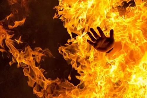 Hà Giang: Con trai tẩm xăng thiêu chết bố mẹ đẻ