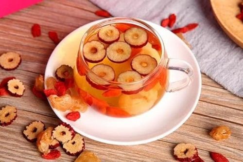 Lợi ích của nước táo đỏ không phải ai cũng biết