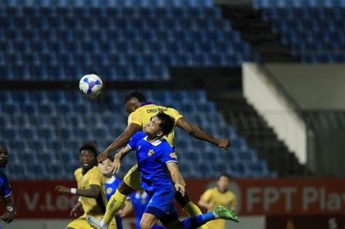 Thi đấu dưới sức, Hà Nội FC chia điểm cùng Quảng Nam FC