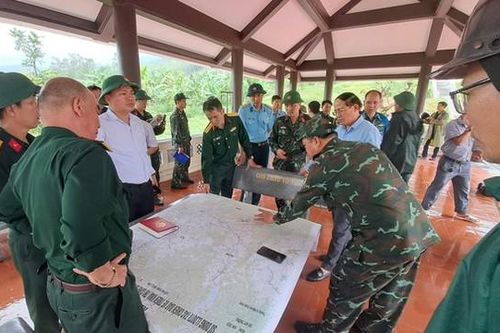 Vụ rơi máy bay Yak-130: Khen thưởng 7 tập thể, 13 cá nhân tham gia cứu nạn 2 phi công