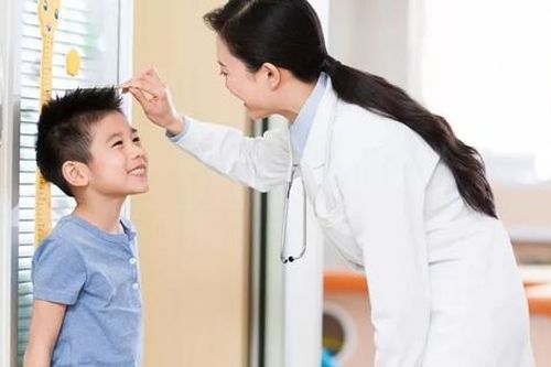Mong muốn con phát triển chiều cao tối ưu, ba mẹ tìm giải pháp ở đâu?