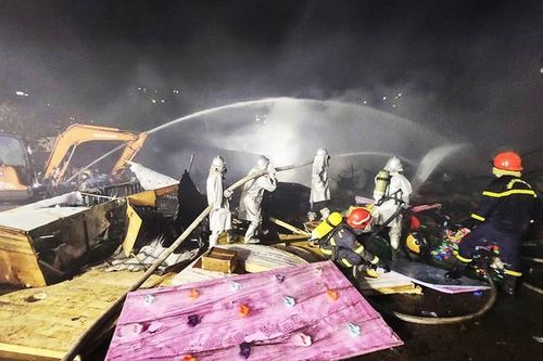 Thông tin chính thức vụ cháy lớn tại kho xưởng Định Công, Hoàng Mai