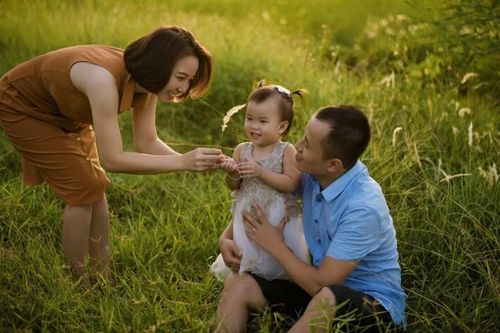 Cô giáo tiểu học hạnh phúc được làm mẹ 3 'hạt cát' yêu thương sau nhiều năm hiếm muộn