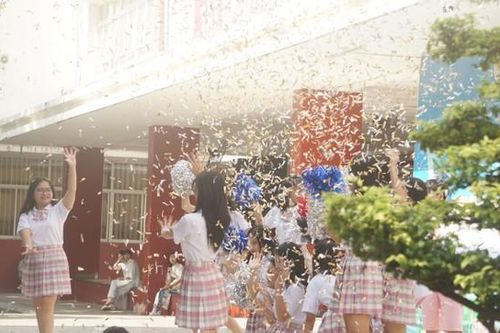 Bình Dương: Teen Ngô Thời Nhiệm chào mừng ngày Nhà giáo Việt Nam với báo tường rực rỡ