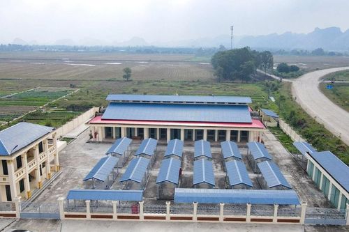 Bên trong ngôi chợ bỏ hoang 8 năm vừa được 'giải cứu'
