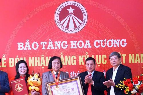 Bảo tàng tư nhân của một nhà giáo được xác lập kỷ lục Việt Nam
