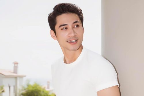 Tuấn Ngọc trong cuộc đấu với 66 nam vương