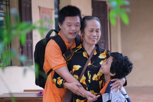 Những cô giáo 17 năm gắn bó với học trò 'la hét, đánh cắn'