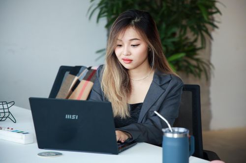 Khoản thưởng Tết bằng 5 tháng lương 'giữ chân' nhân sự TP.HCM