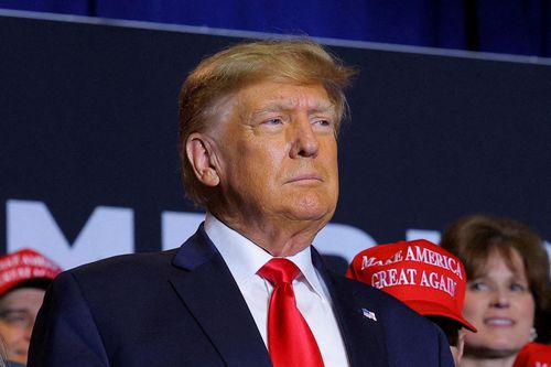 Lời cảnh báo cho Trump: 'Ông sẽ tiêu đời nếu nâng trần thuế lên đấy'