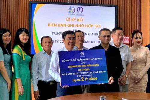 Tặng phần mềm đào tạo ngành Du lịch cho trường Đại học Kiên Giang