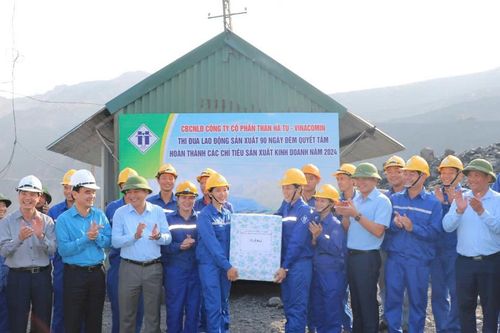 'Kỷ luật và Đồng tâm'