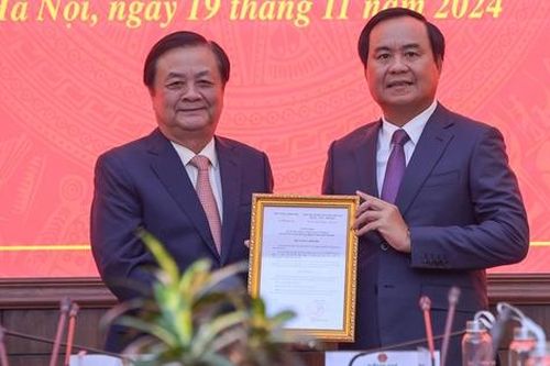 Trao quyết định bổ nhiệm ông Võ Văn Hưng giữ chức Thứ trưởng Bộ Nông nghiệp và phát triển nông thôn
