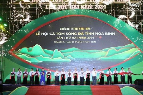 Hòa Bình khai mạc Lễ hội Cá tôm sông Đà lần thứ 2, năm 2024