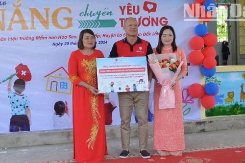 Chương trình 'Giao nắng chuyển yêu thương' ở vùng biên giới tỉnh Đắk Lắk