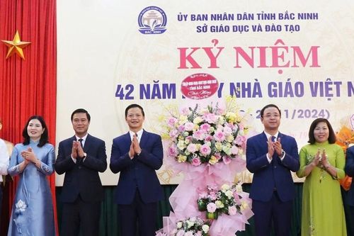 Chủ tịch UBND tỉnh Bắc Ninh chúc mừng nhân Ngày Nhà giáo Việt Nam