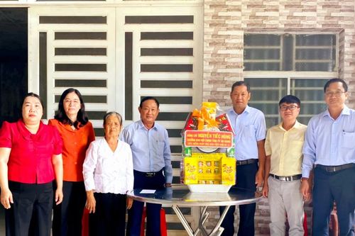 An Giang: Trưởng ban Nội chính Tỉnh ủy thăm hỏi thầy, cô giáo đặc biệt khó khăn