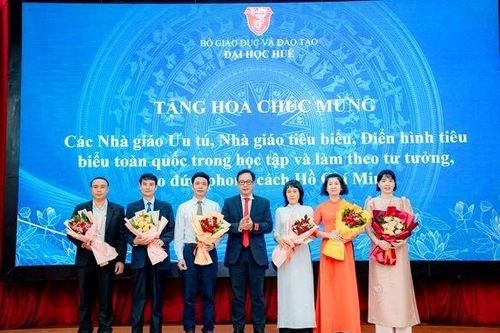 Đại học Huế khen thưởng viên chức, người lao động hơn 3,7 tỷ đồng