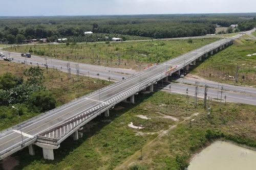 Xem xét nâng cấp Quốc lộ 1 và đường Hồ Chí Minh đoạn tỉnh Cà Mau
