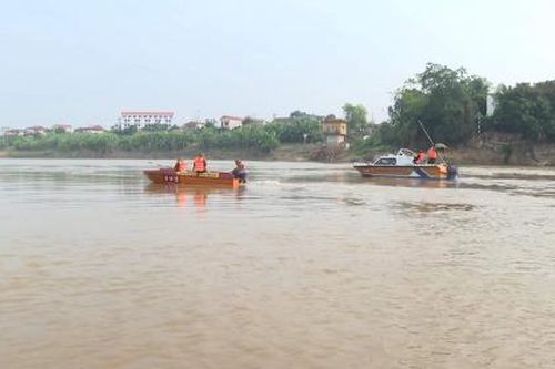 Đã tìm thấy tất cả 5 thi thể học sinh mất tích khi ra bãi sông chơi ở Phú Thọ