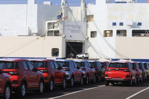 Ngành ô tô Indonesia 'toát mồ hôi' với mức tăng thuế VAT 12%