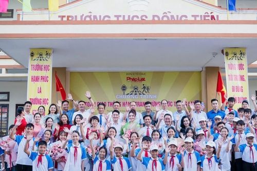 Báo Pháp luật Việt Nam chung tay xây dựng ý thức giao thông cho thế hệ trẻ