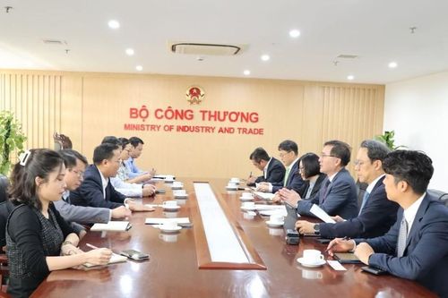 Tập đoàn Posco Hàn Quốc muốn đầu tư nhà máy điện khí LNG Quỳnh Lập