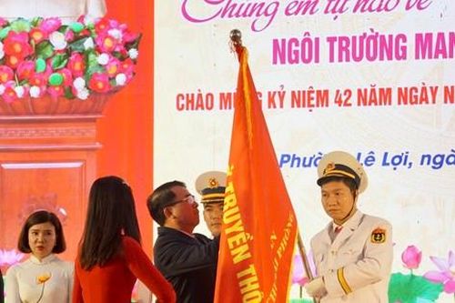 Hải Phòng: Trường Tiểu học Chu Văn An đón nhận Huân chương Độc lập Hạng Ba