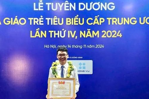 Thầy giáo trẻ biên soạn sách giáo viên