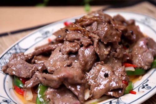 Cách làm bò xốt tiêu đen đơn giản, hấp dẫn