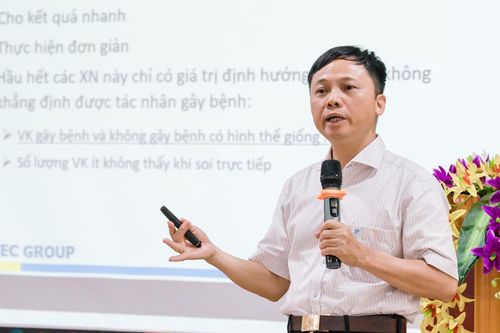 Vị phó giáo sư gần 40 năm gắn bó với chuyên ngành xét nghiệm