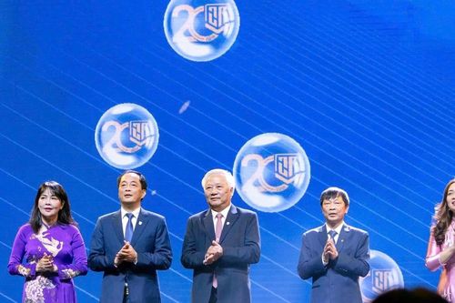 Chuỗi kỉ niệm 20 năm đầy màu sắc của Hệ thống giáo dục Lý Thái Tổ