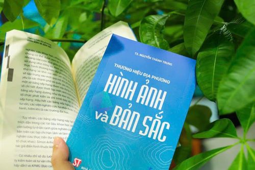 Cuốn sách hướng dẫn xây dựng thương hiệu và bản sắc địa phương
