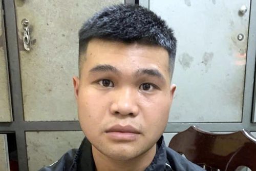 Tạm giữ thanh niên cướp 2 điện thoại của cụ bà hơn 80 tuổi ở Hà Nội