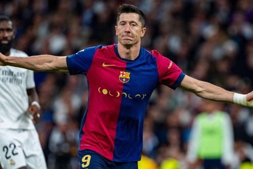 Barcelona hoãn kế hoạch tìm trung phong thay Lewandowski