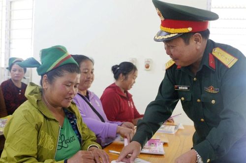 Kỳ 1: Thầy giáo mang màu áo lính